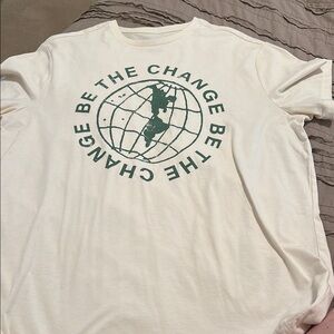 Goodfellow & Co short Sleeve  BE THE CHANGE Tee size L